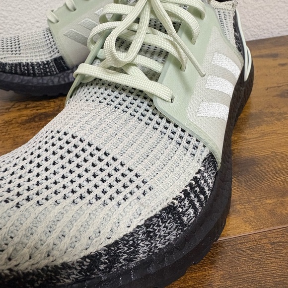 NWOB Adidas UltraBoost 19 'Linen Green' Mens 9.5/Women’s 10.5 F34075 - Picture 8 of 11